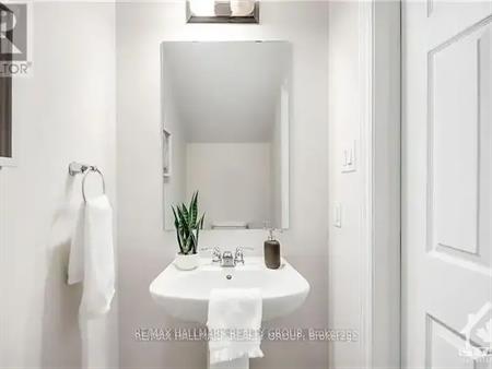 298 ZENITH PRIVATE | 298 ZENITH PRIVATE, Ottawa