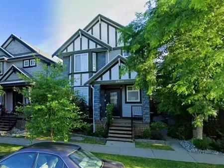 19111 67A AVENUE | 19111 67A AVENUE, Surrey