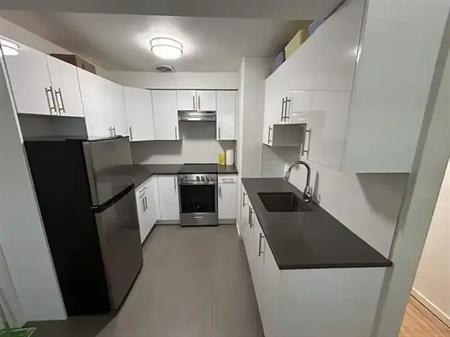 Gauntlett Manor | 1336 West 14th Ave, Vancouver