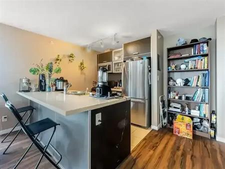 Park Place II Corner Unit! | 9981 Whalley Boulevard, Surrey