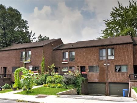 4 Bedroom Townhouse - Rue Darwin, Verdun