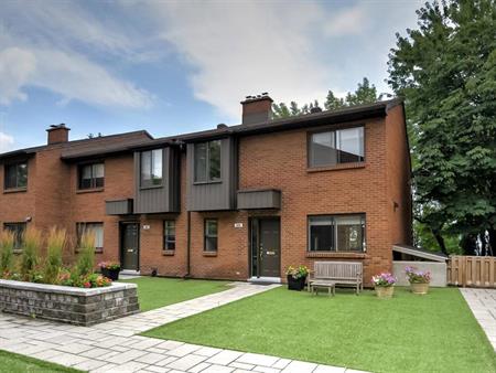 3 Bedroom Townhouse Premium - Rue Francois, Verdun