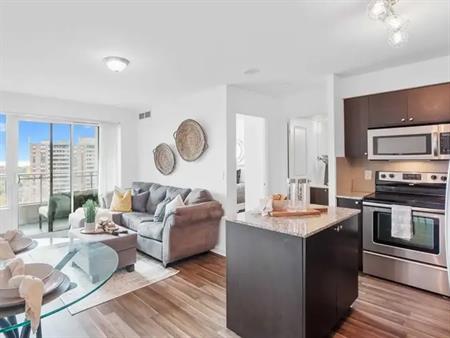 San Francisco By The Bay Desirable Unit! | 1235 Bayly Street, Pickering