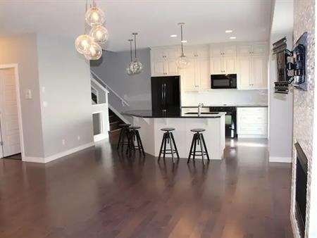 HEAT AND WATER INCLUDED - Luxury 3 bed townhouse | 7293 South Terwillegar Dr NW, Edmonton