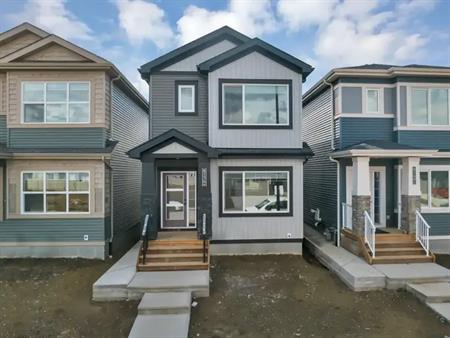 8136 -M 227 Street NW | 8136 227 Street Northwest, Edmonton