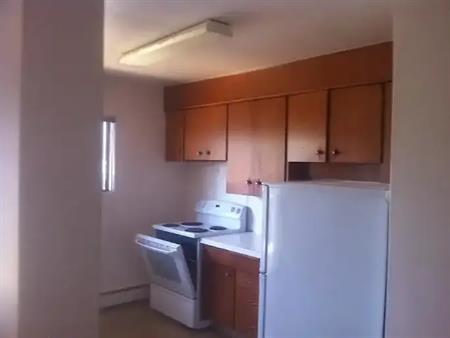 2 bedroom apartment, great for roommates, working couple | 3528 Charleswood Drive Northwest, Calgary