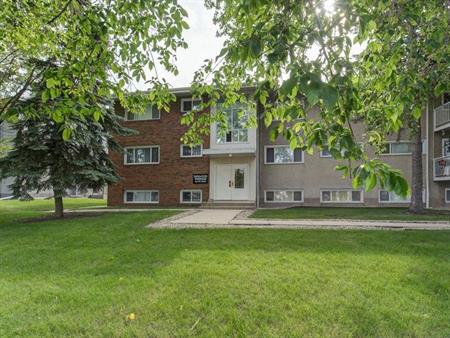 Sherwood Manor | 10 Fir Street, Sherwood Park