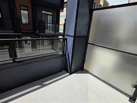 Executive Townhouse, Brand New, Never Lived, 2 BR 2.5WR Double Car Garage | Calgary