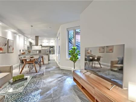 Ville-Marie - Superbe Condo 4 1/2 Meublé