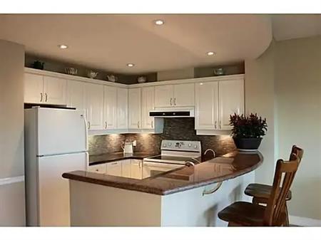 GRAND HARBOUR ~WATER MARK~ SUITE! | 2 Toronto Street, Barrie
