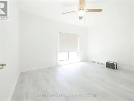 2 - 37 HOLLAND STREET W | 2 - 37 HOLLAND STREET W, Bradford West Gwillimbury