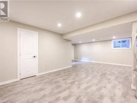 7 OWEN Avenue Unit# LOWER | 7 OWEN Avenue Unit# LOWER, Paris