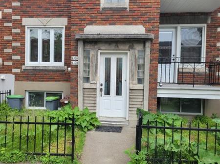 5 ½ à Louer Rez De Chaussée – 2 Chambres Fermées, Sous Sol, Cour Arrière – Sud Ouest De Montréal / Métro Monk