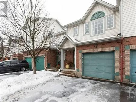 5 SANTA CRUZ PRIVATE | 5 SANTA CRUZ PRIVATE, Ottawa