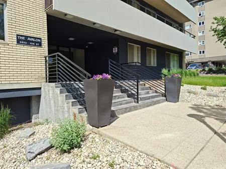Avalon Apartments | 9810 105 Street Northwest, Edmonton