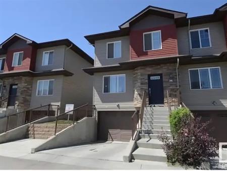BEAUTIFUL TOWNHOUSE FOR RENT | 12930 140 Avenue Northwest, Edmonton