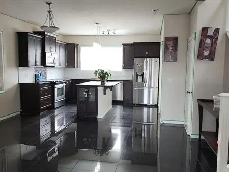 $2,400 – Beautiful 3 Bedroom, 2.5 Bathroom Main Floor Suite in Skyview Ranch NE | 85 Skyview Ranch Boulevard Northeast, Calga