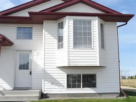 Beautiful Kentwood duplex | Red Deer