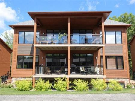 Grand 5 1/2 à louer Bromont