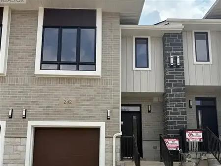 242 GREEN GATE Boulevard | 242 GREEN GATE Boulevard, Cambridge
