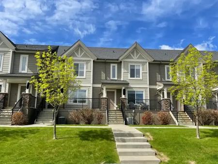 3 Bed, 2.5 Bath, DOUBLE Garage, CENTRAL A.C,5-minute WALK to Amenities. Longterm | 53 - 1150 Windermere Way Southwest, Edmont