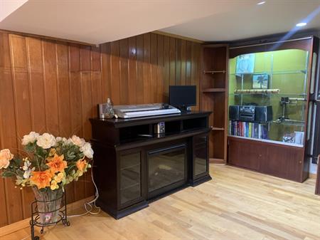Studio Avec Cuisine Equipée, Semi Meublé
