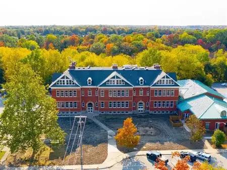 Grand 3-bedroom penthouse suite at the historic Oxford Estates | 83 Rolph Street, Tillsonburg