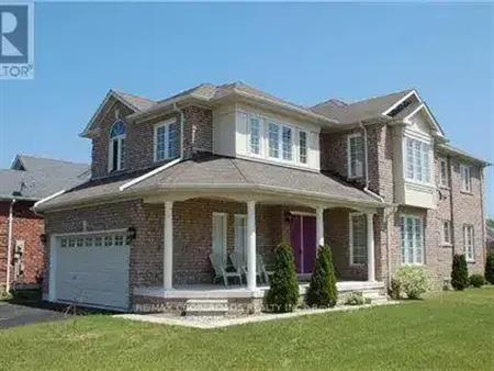 33 BUGELLI DRIVE | 33 BUGELLI DRIVE, Whitby