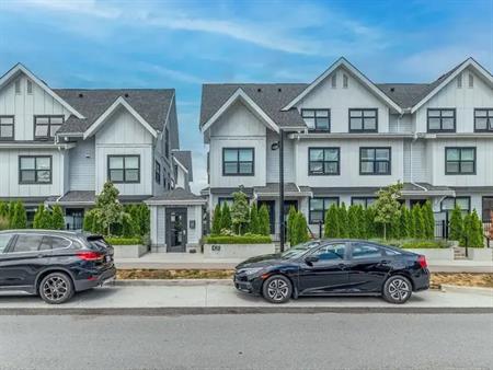 Highgate Townhouse Centrally Located, Contemporary Design 3BD+Flex 2.5BA | 302 - 6933 Arcola Street, Burnaby