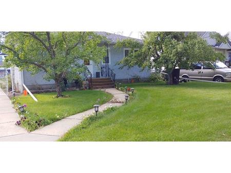 BEAUTIFUL 4BDR IN WESTMOUNT - GREAT LOCATION - renovated | 10972 131 Street Northwest, Edmonton