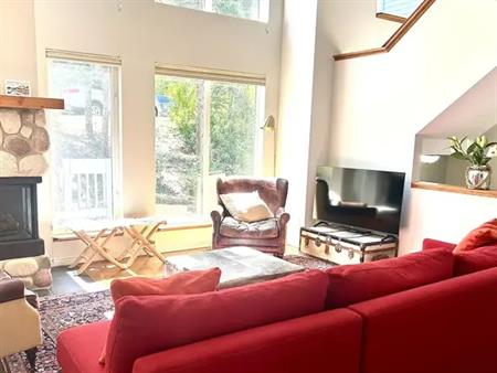 Wonderful 3 bedroom house with mountain views | Canmore
