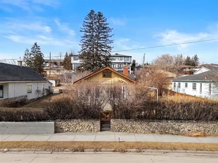 Updated Bungalow, HUGE Yard + Deck, 3 BED 2 BATH, 4 parking stalls | 2125 Spiller Road Southeast, Calgary