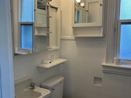 Immeuble - 572 Rue Dufferin 5 Et Demi - Secteur Centre-Ville