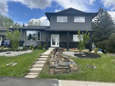 FULLY FURNISHED HOUSE in the desirable Oakridge community. | 10003 Oakfield Drive Southwest, Calgary