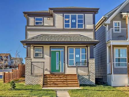 FOR RENT MAIN LEVEL AND UPPER NEWLY BUILT HOME WITH 3 BEDROOMS AND 2 1/2 BATH. | 8 Calhoun Common Northeast, Calgary