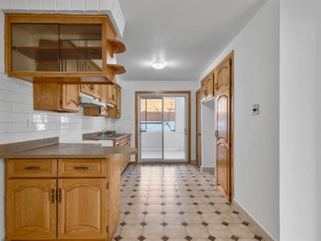 Appartement De 3 Chambres & Cour Arrière
