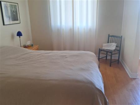 GRANDE CHAMBRE POUR FEMME NON-F