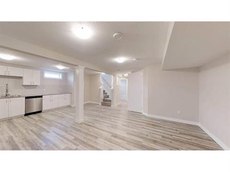 1/2 of JULY RENT FREE!! | 8504 152A Avenue Northwest, Edmonton