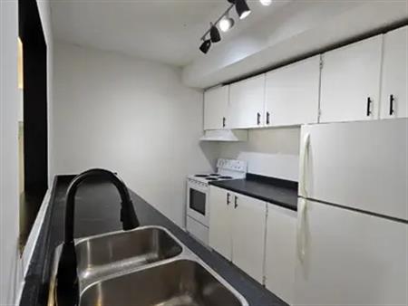 Early Move In - PREMIUM 1 Bedroom Suite and PET FRIENDLY! | 5820 58A Street, Red Deer