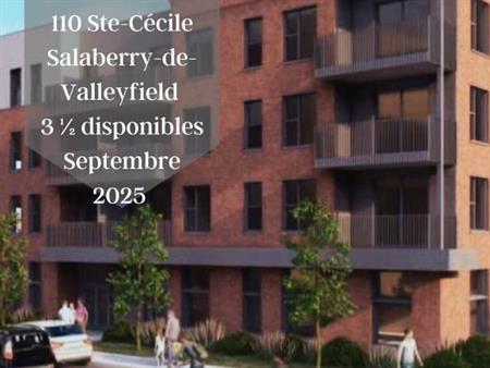 Beaux 3 1/2 ou 4 1/2 au centre-ville, Valleyfield ! SEPTEMBRE 2025