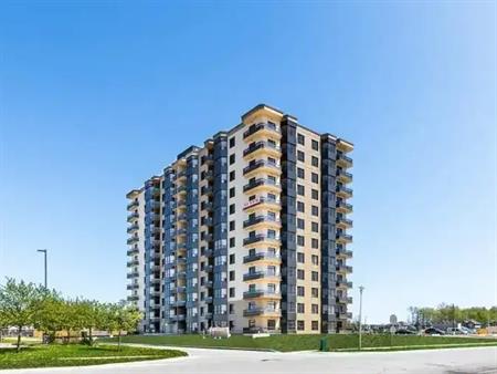 South Carriage Place II | 300 South Carriage Road, London