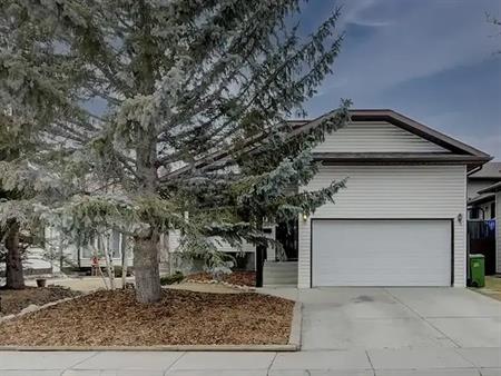 Full Renovated 5+ Bed in Scenic Acres | 92 Scenic Cove Circle Northwest, Calgary