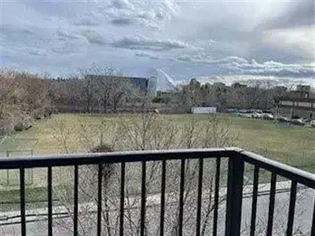 2BED 2 Bath + Homeoffice in Downtown Calgary | 410 - 138 18 Avenue Southeast, Calgary
