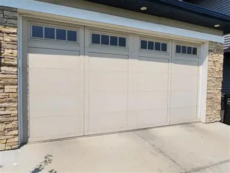 ULTRA-LUXURY WALKOUT HOME FOR RENT – BACKING ONTO A POND SW | 3616 Allan Drive Southwest, Edmonton