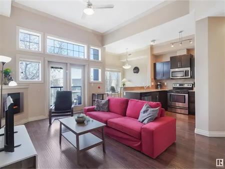 Beautiful 2B/1B condo unit just off Whyte Ave | 438 - 10121 80 Avenue NW, Edmonton