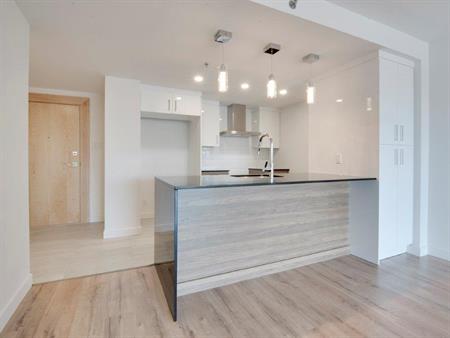 Condo 3.5+ espace bureau disponible rapidement