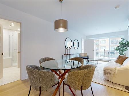 Appartemment/Condo à louer Laval, à 5 minutes de Montréal par le pont A25