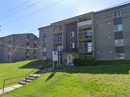 4 ½ RÉNOVÉ|TOUT INCLUS | MAGOG | AOÛT