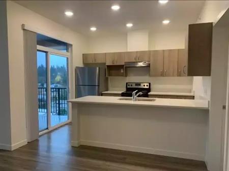 Spacious East-Facing 2 Bed Top Floor Apartment - AVAILABLE JULY 1ST | 1865 Salton Road, Abbotsford
