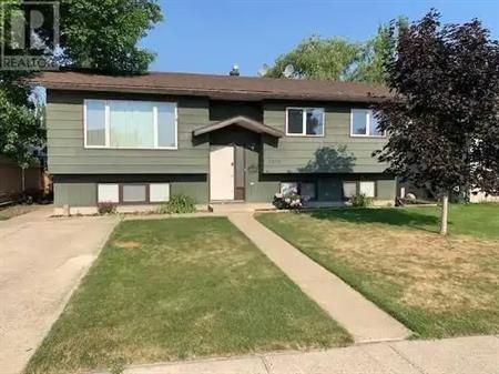 2120 10 Street | 2120 10 Street, Coaldale